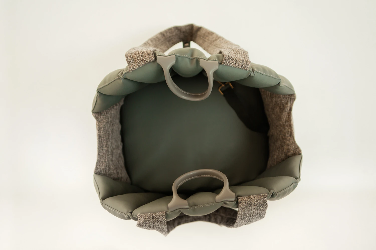 Pekingese Dog Carrier Car Seat for Volkswagen Jetta