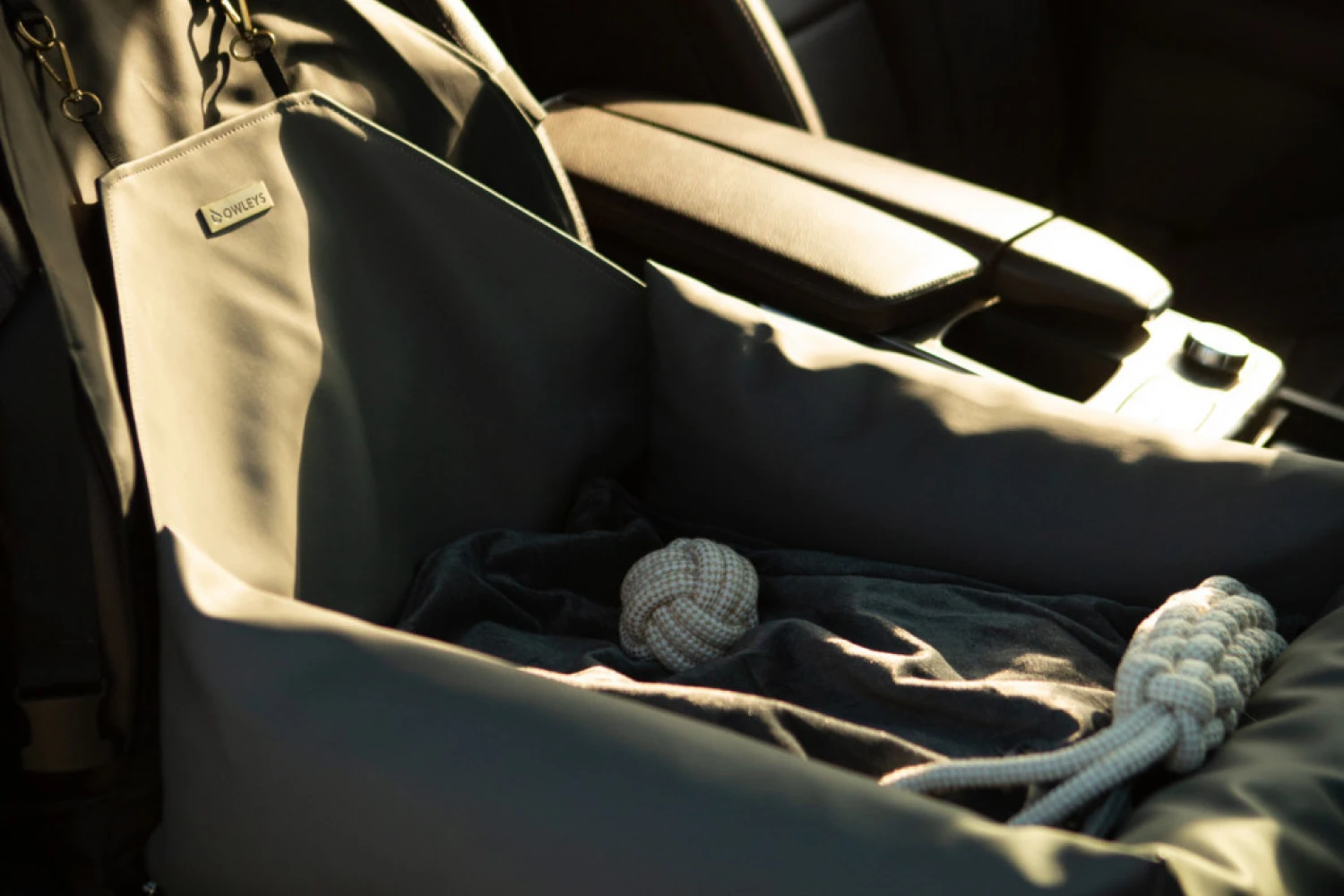West Highland White Terriers Dog Car Seat for Volkswagen Passat
